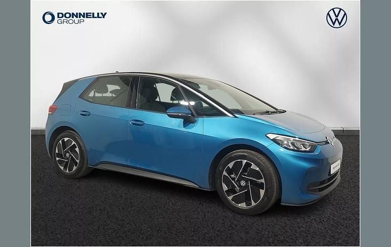 Blue Used 2025 VW ID.3 Pro Hatchback | £23,885 (Good price) - Image 1/4