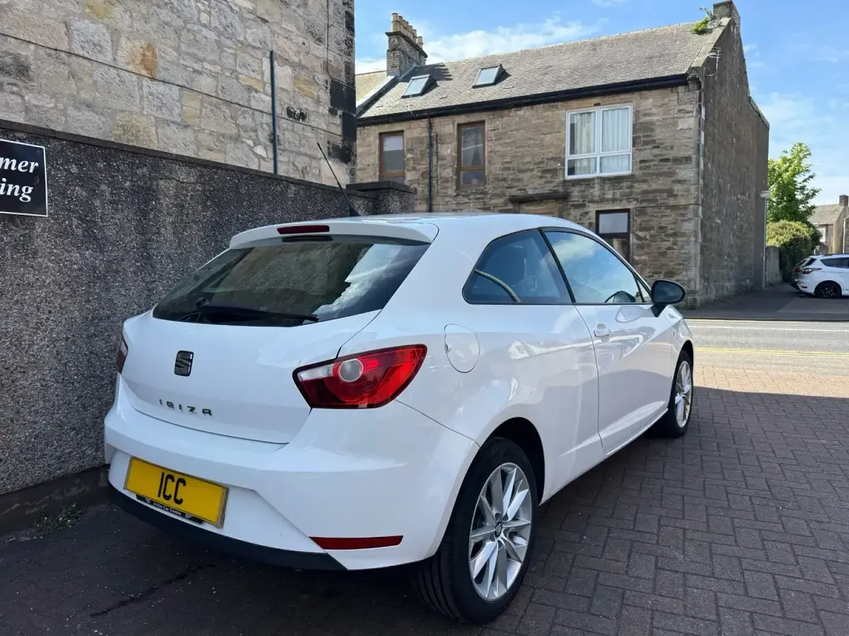 Używany Seat Ibiza 2015 Biały Hatchback
