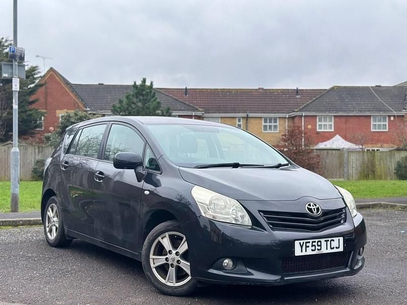 Black Used 2010 Toyota Verso MPV | £1,590 (Fair price) - Image 1/4