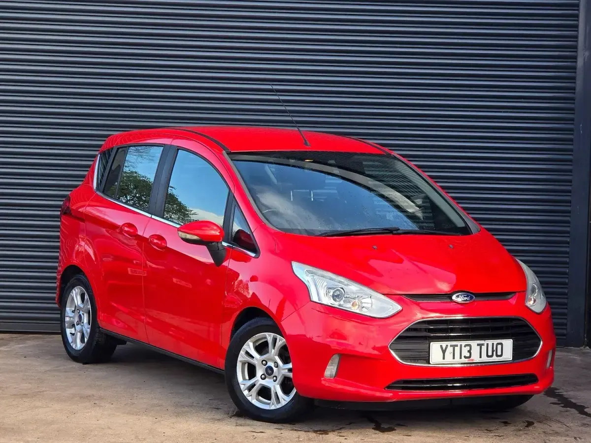 Used Ford B-MAX Zetec 100 HP (73 kW) 2013 Red MPV