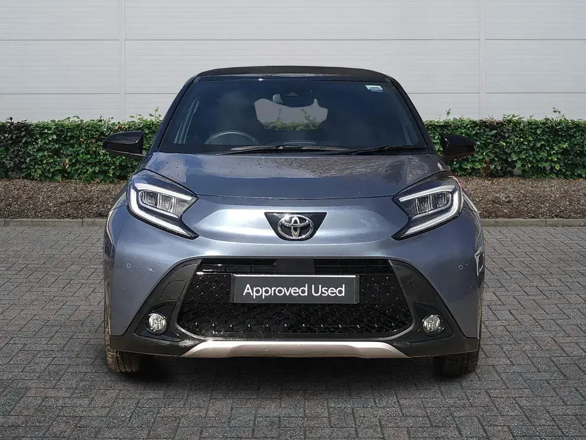 Used Toyota Aygo X 72 HP (52 kW) 2024 Grey SUV