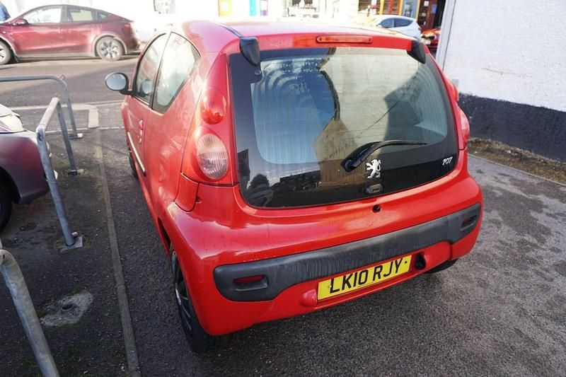 Used Peugeot 107 68 HP (50 kW) 2010 Red Hatchback
