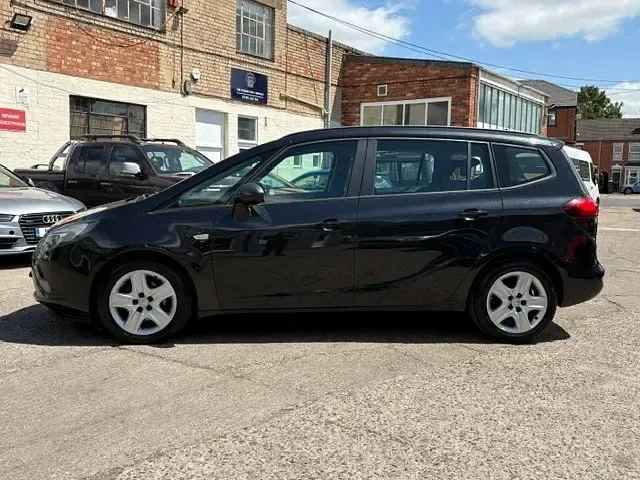 Used Vauxhall Zafira 2012 Black MPV