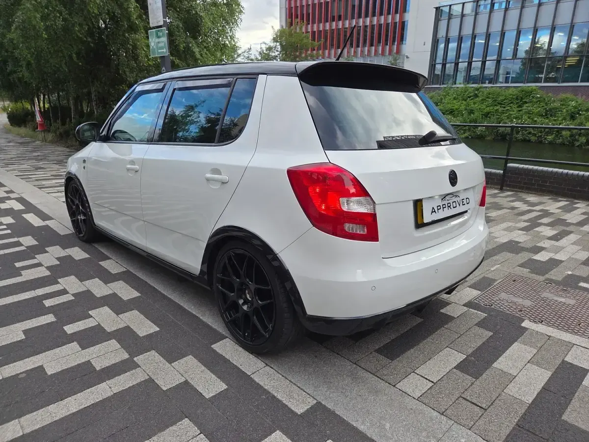 Used Skoda Fabia Monte Carlo 105 HP (77 kW) 2013 White Hatchback