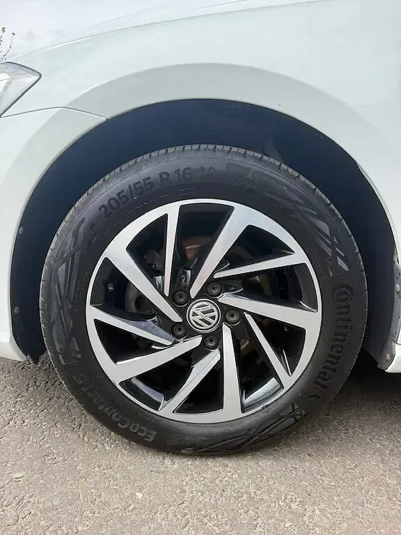 Used VW Golf VII Match 115 HP (84 kW) 2019 White Estate
