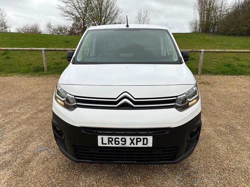 Used Citroën Berlingo 75 HP (55 kW) 2019 White MPV