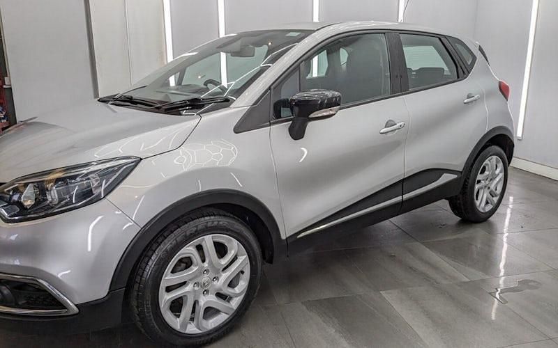 Used Renault Captur Dynamique 90 HP (66 kW) 2016 Silver SUV