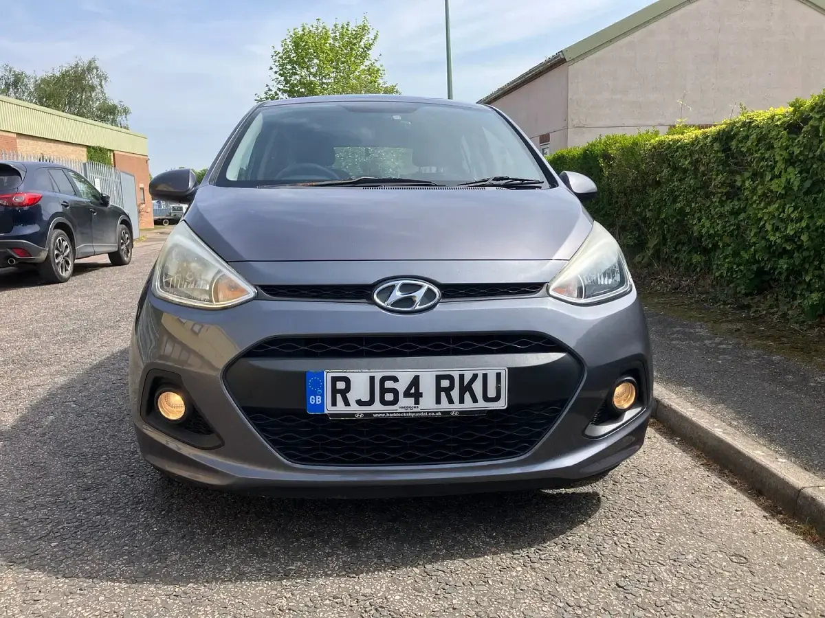 Used Hyundai i10 SE 66 HP (48 kW) 2014 Grey Hatchback