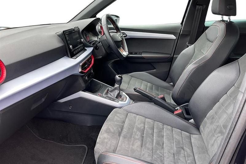 Used Seat Arona FR 110 HP (80 kW) 2022 Sphalt blue with grey roof SUV