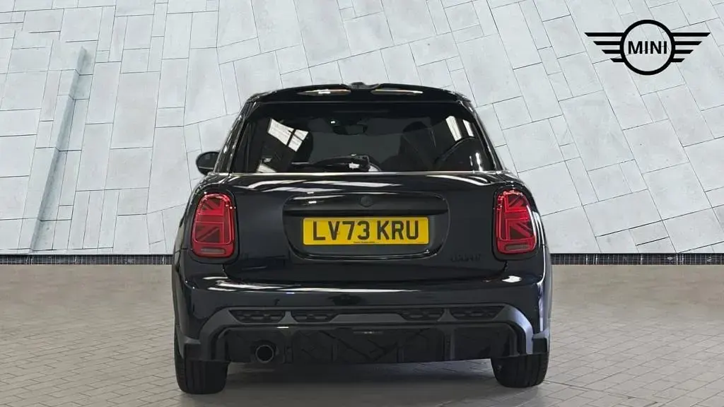 Used Mini Cooper Hatch 134 HP (98 kW) 2023 Black Hatchback