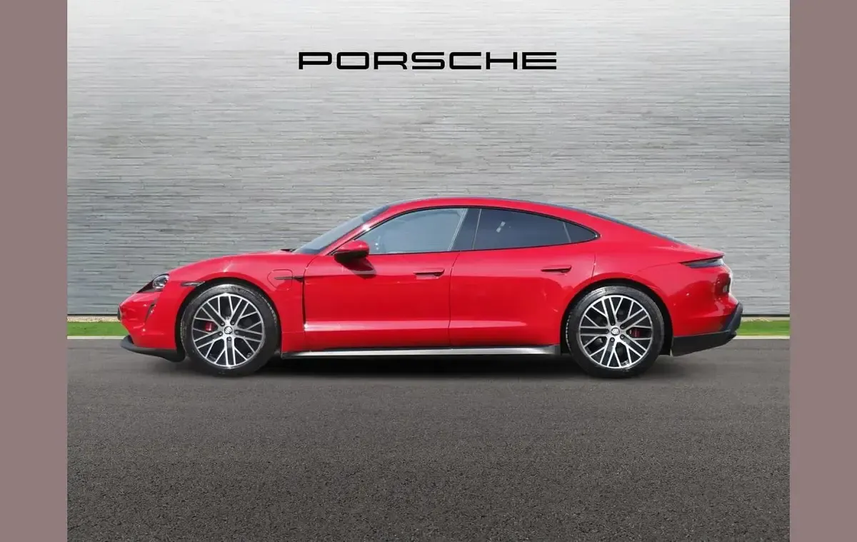Used Porsche Taycan 419 kW (571 HP) 2022 Red Sedan