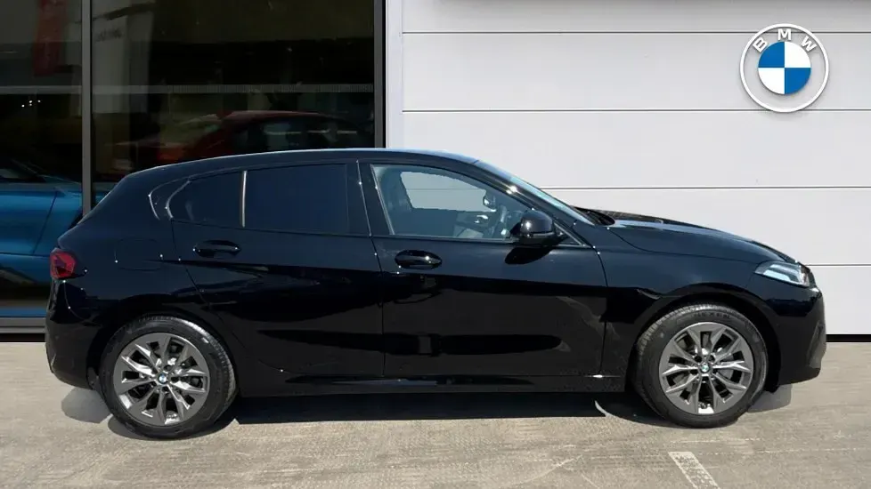 Used BMW 120 Sport Line 168 HP (123 kW) 2025 Black Hatchback