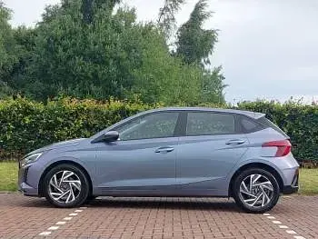 Used Hyundai i20 Advanced 100 HP (73 kW) 2024 Blue Hatchback