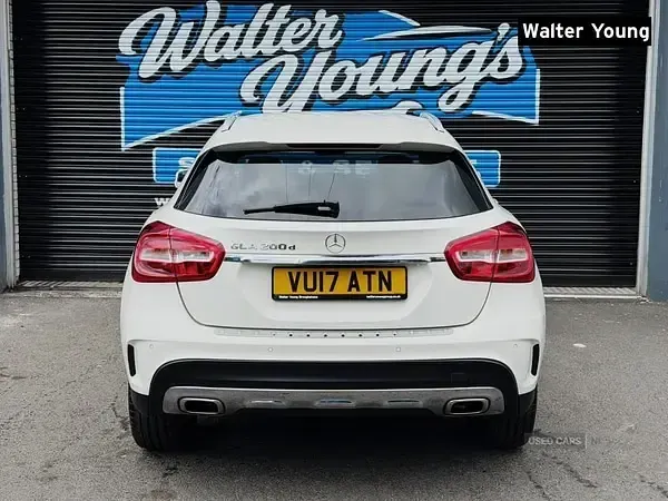Used Mercedes GLA200 Executive 136 HP (100 kW) 2017 White SUV
