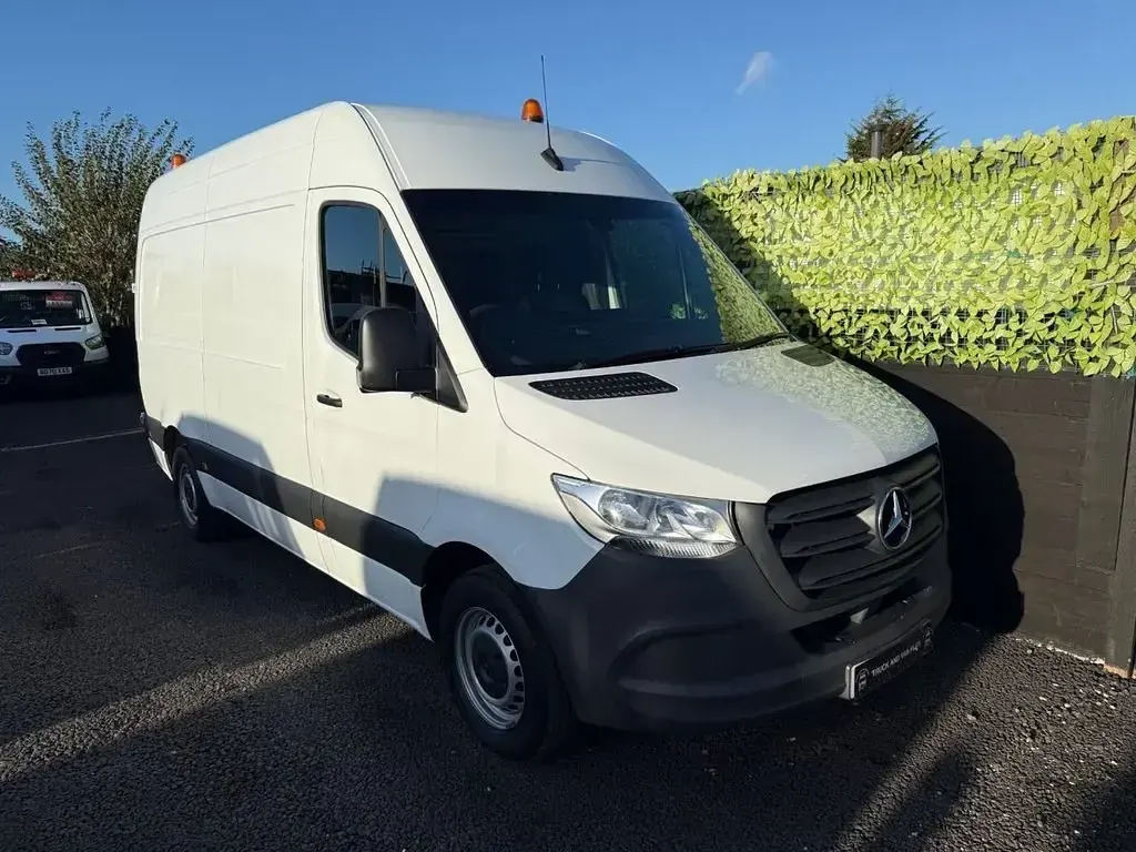 Begagnad Mercedes Sprinter Progressive 2021 Vit Van