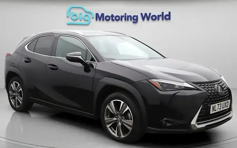 Usado Lexus UX 150 kW (204 HP) 2024 SUV