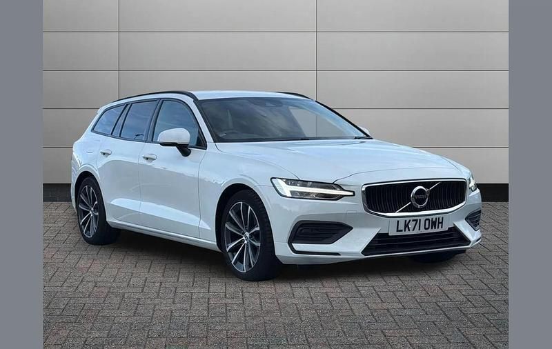 Used Volvo V60 Momentum 161 HP (118 kW) 2022 White Estate