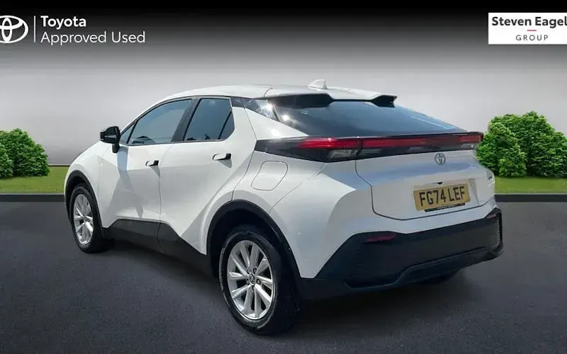 Used Toyota C-HR 140 HP (102 kW) 2026 SUV