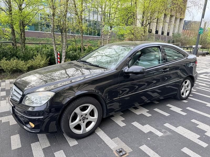 Usado Mercedes CLC180 SE 2009 Preto Citadino
