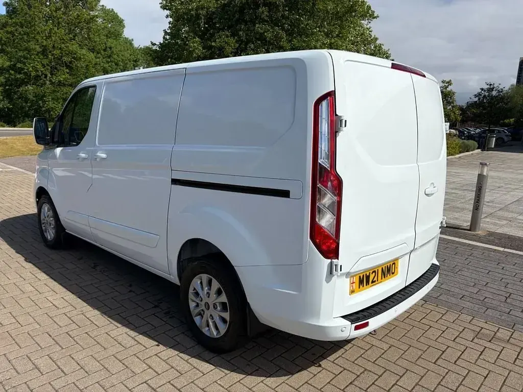 Used Ford Transit Custom Limited 130 HP (95 kW) 2021 White Van