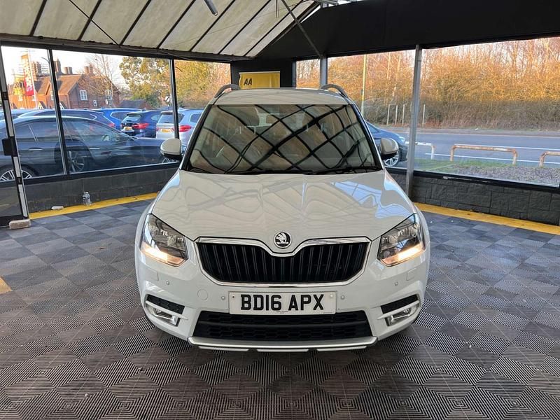 Used Skoda 110 R SE 110 HP (80 kW) 2016 White Hatchback