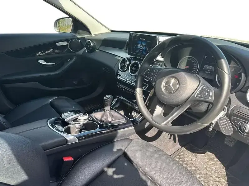 Usado Mercedes C220 Executive 170 CV (125 kW) 2017 Blanco Berlina