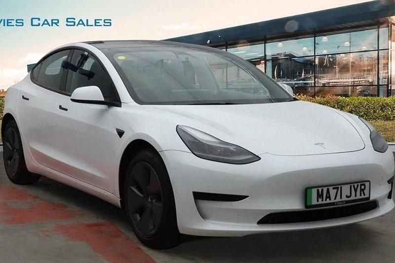 White Used 2021 Tesla Model 3 Standard Range Plus Sedan | £16,695 (Fair price) - Image 1/1