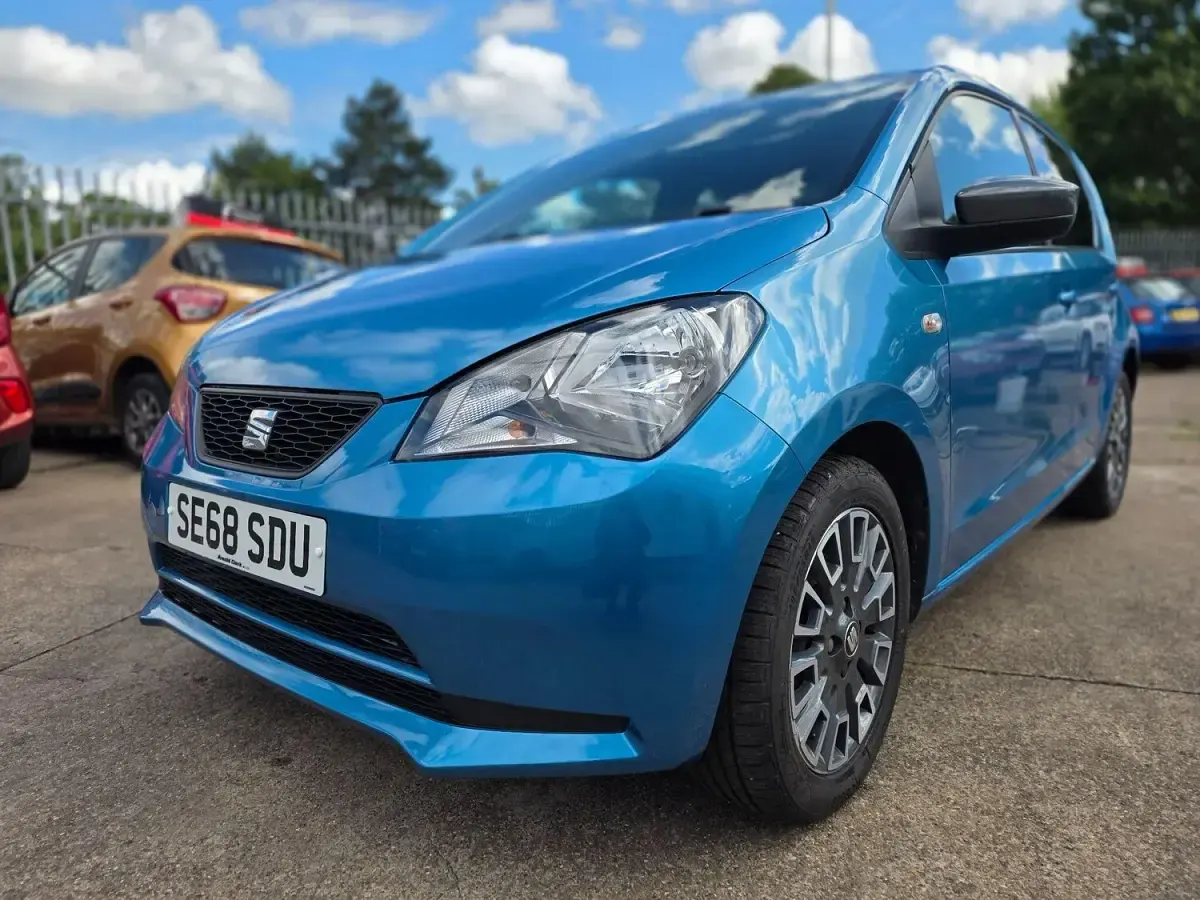 Used Seat Mii Design 60 HP (44 kW) 2019 Blue Hatchback