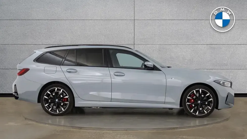 New BMW 330 M Sport 288 HP (211 kW) 2026 Grey Estate