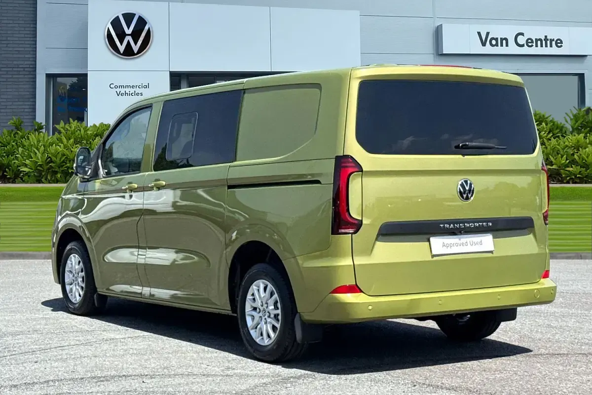 New VW T7 Pro 150 HP (110 kW) 2026 Green Van