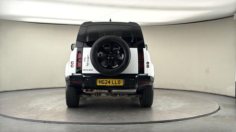Usado Land Rover Defender HSE Dynamic 250 HP (183 kW) 2024 Branco SUV