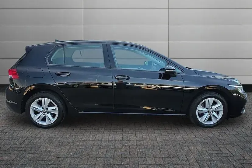 Used VW Golf VII Life 130 HP (95 kW) 2021 Black Hatchback