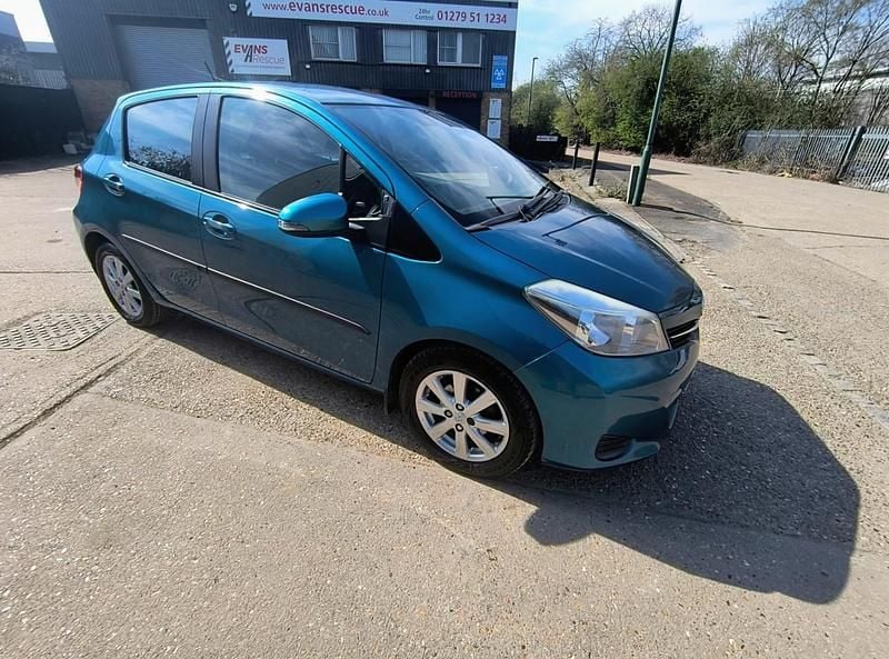 Turquoise Used 2013 Toyota Yaris Hatchback | £3,250 (Good price) - Image 1/4