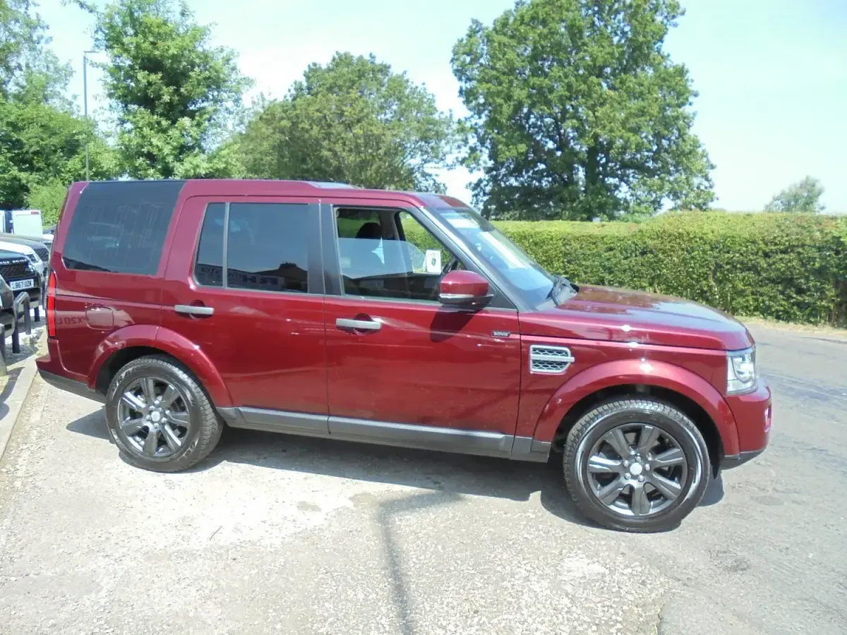 Used Land Rover Discovery 4 SE 2015 Red SUV