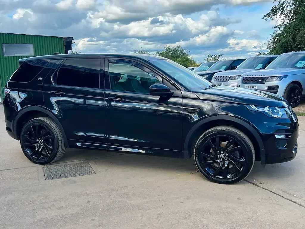 Used Land Rover Discovery Sport HSE Dynamic 240 HP (176 kW) 2018 Black SUV