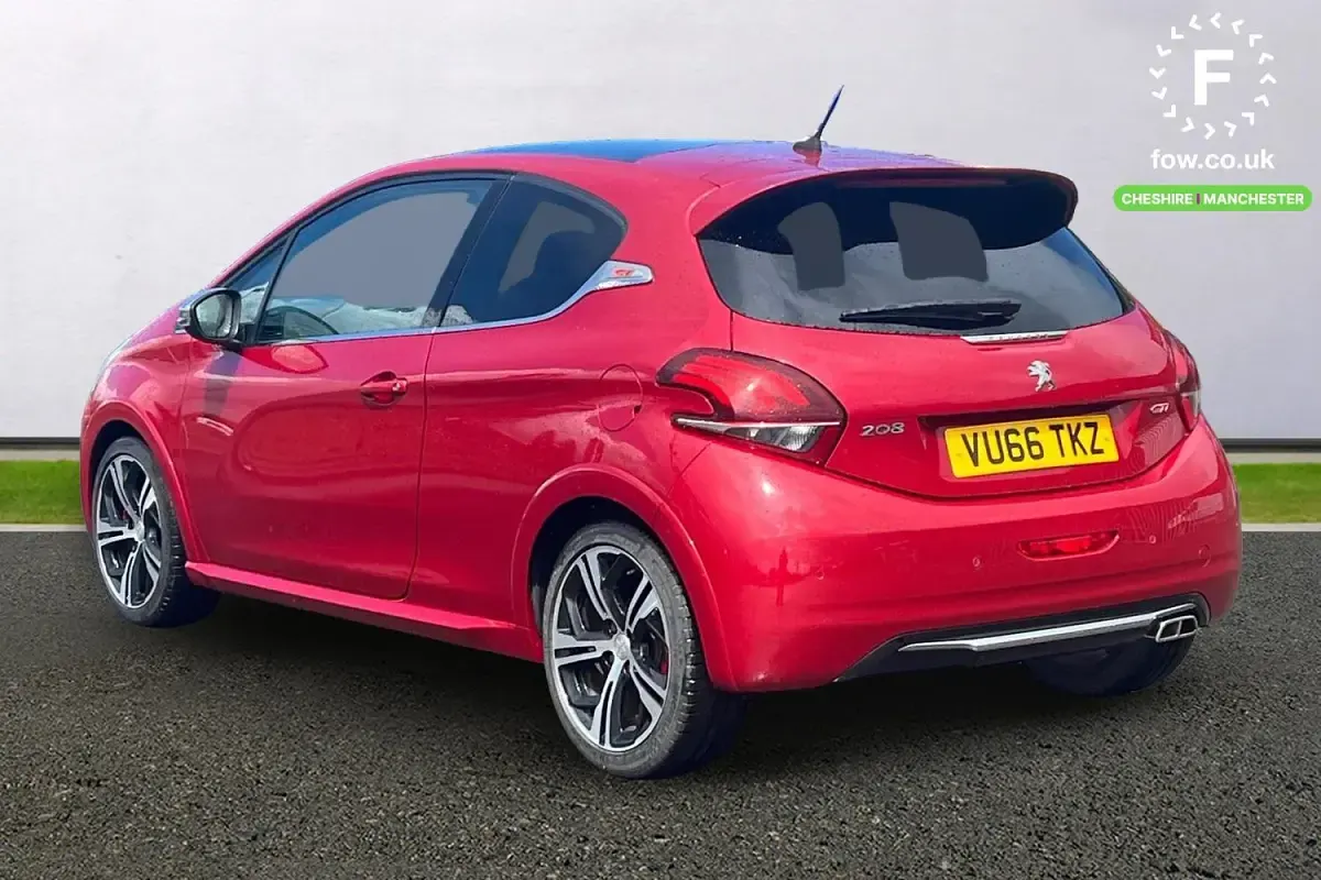 Used Peugeot 208 Prestige 208 HP (152 kW) 2016 Red Hatchback