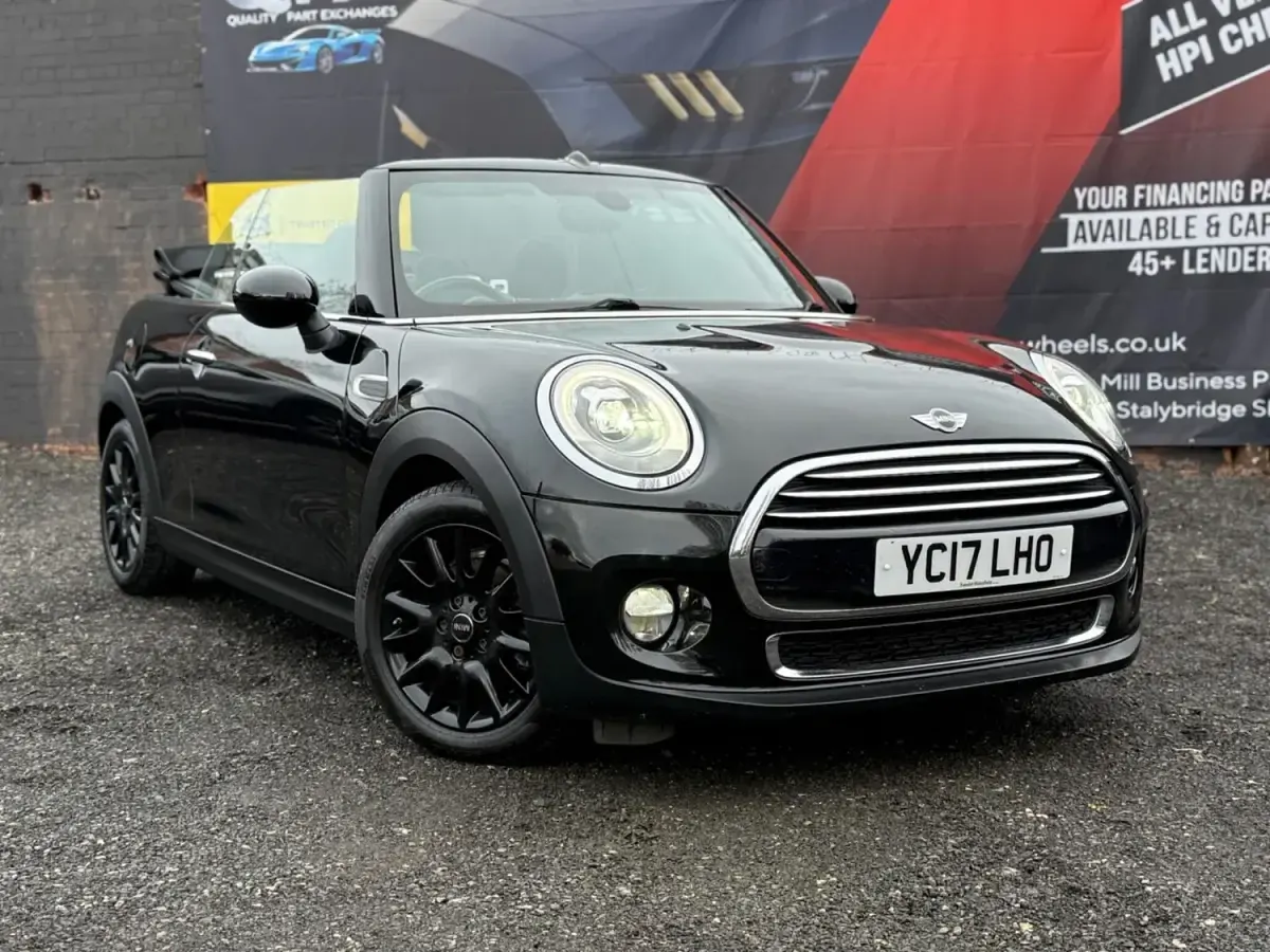Begagnad Mini Cooper Cabriolet 2017 Svart Cab