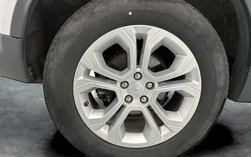 Used Land Rover Discovery Sport S 150 HP (110 kW) 2020 White SUV