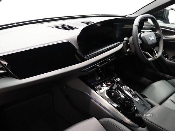 Używany Audi A5 S-Line 2025 Czarny Sedan/Limuzyna