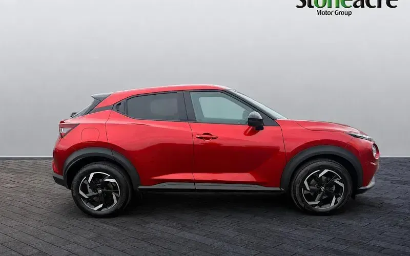 Used Nissan Juke N-Connecta 114 HP (83 kW) 2025 Red SUV