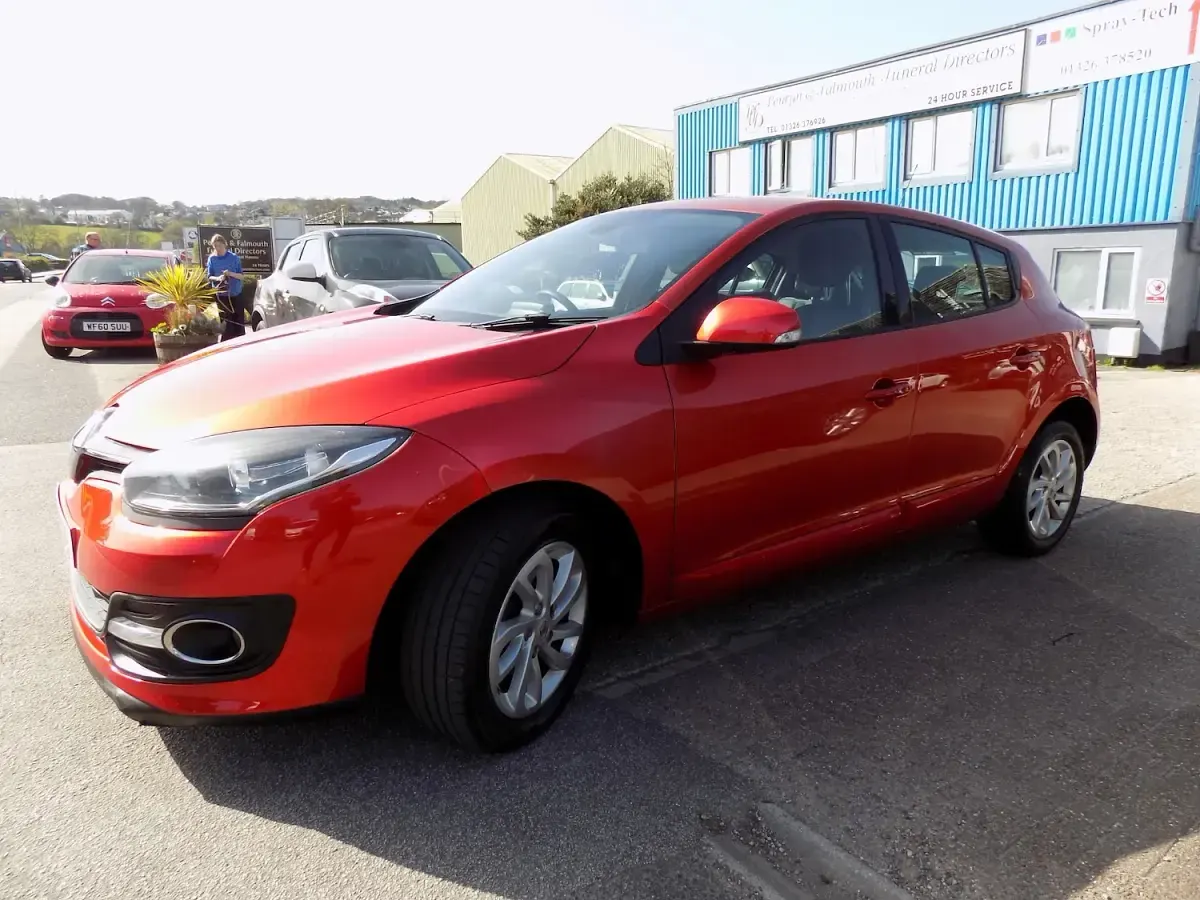 Used Renault Mégane Dynamique 2015 Red Hatchback