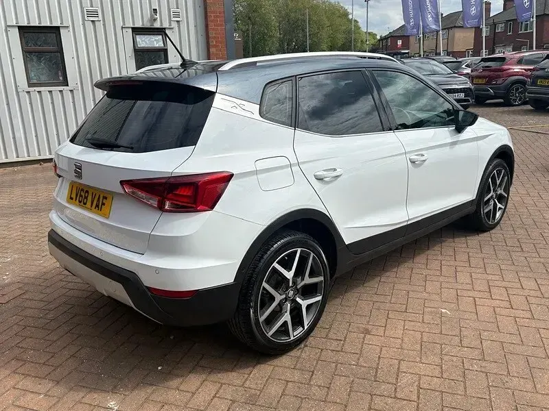 Usado Seat Arona XCELLENCE Lux 115 CV (84 kW) 2019 Blanco SUV