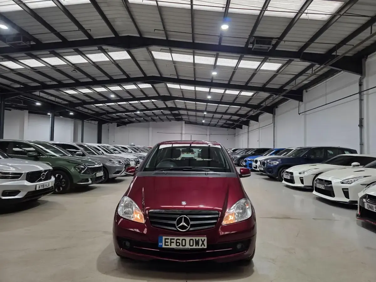 Begagnad Mercedes A160 Classic 2011 Röd Halvkombi