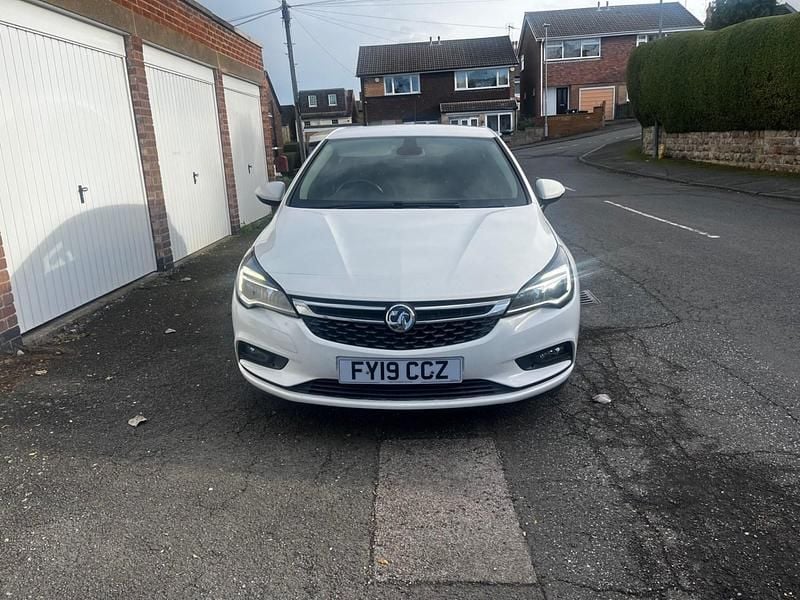 White Used 2019 Vauxhall Astra Hatchback | £5,490 (Good price) - Image 1/4