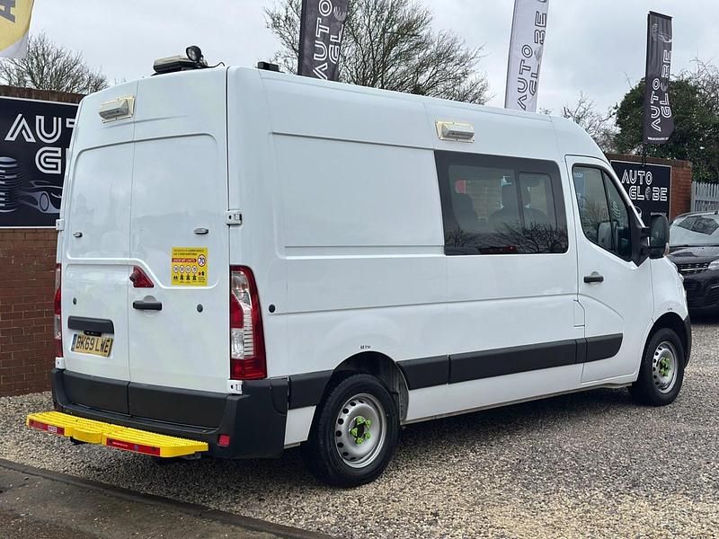 Used Vauxhall Movano 130 HP (95 kW) 2019 White MPV