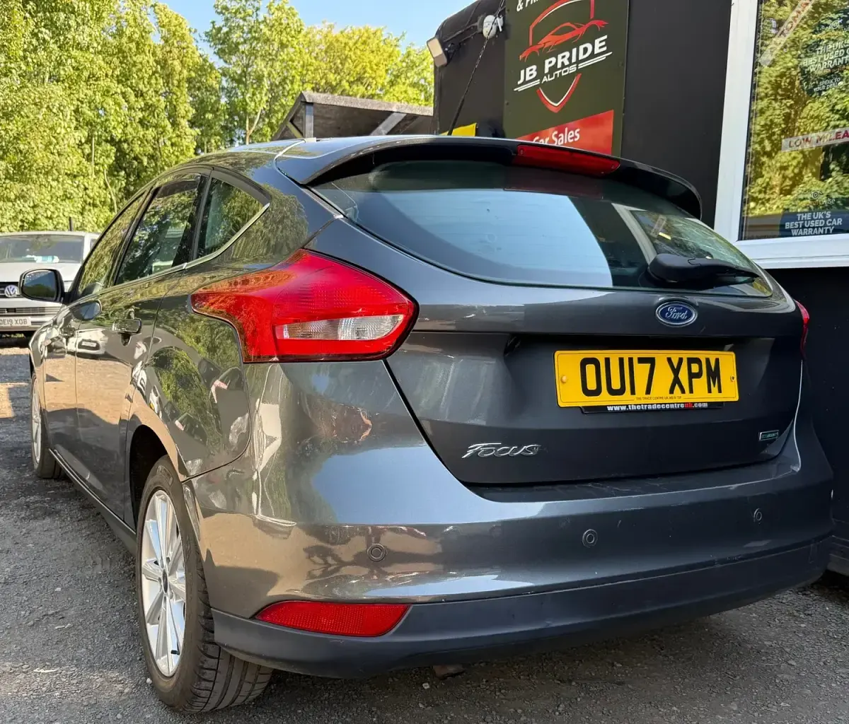 Used Ford Focus Titanium 125 HP (91 kW) 2017 Grey Hatchback