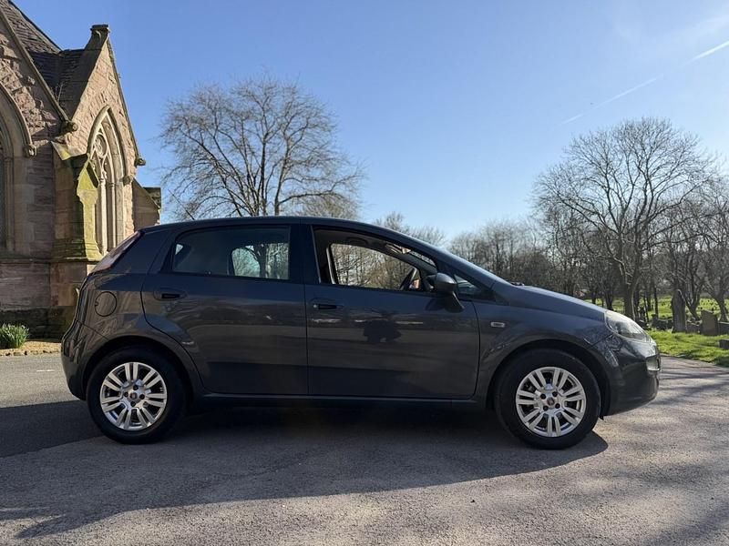 Used Fiat Punto Easy Plus 69 HP (50 kW) 2014 Grey Hatchback
