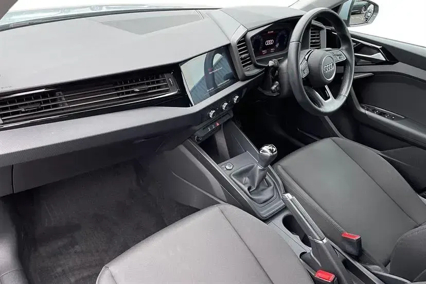 Begagnad Audi A1 Design 95 HK (69 kW) 2021 Grå Halvkombi