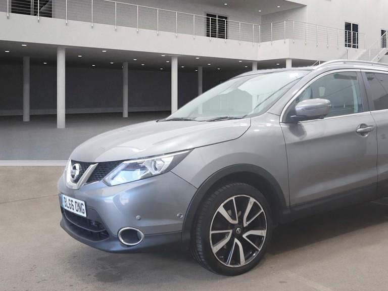 Used Nissan Qashqai Tekna 113 HP (83 kW) 2016 Grey SUV