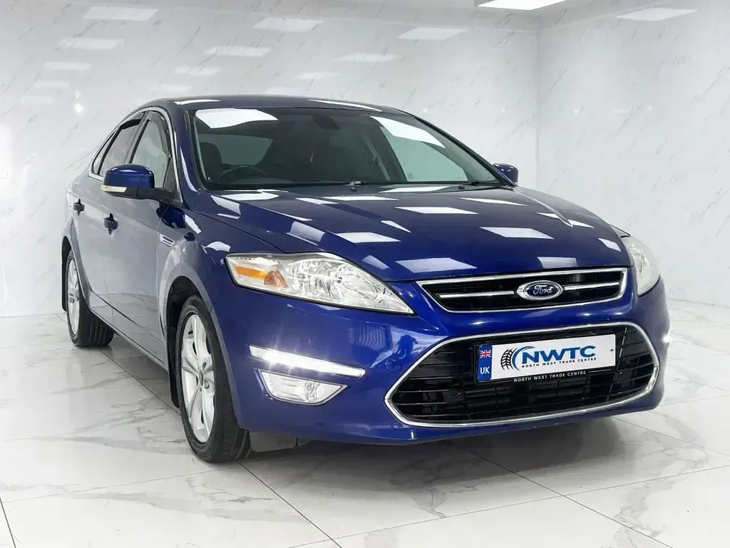 Used Ford Mondeo Business Edition 2014 Blue Hatchback